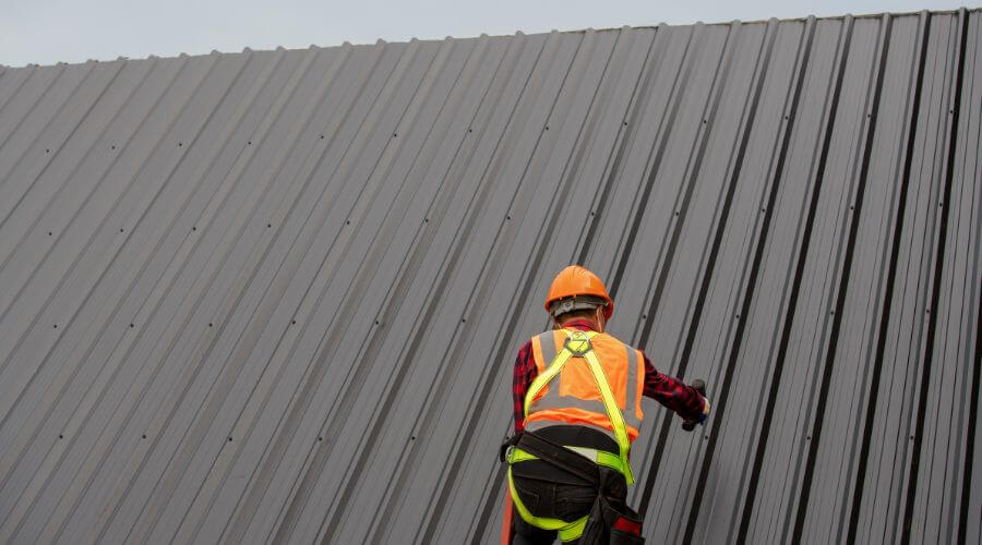 Professional metal roof installation services in Quincy, IL
