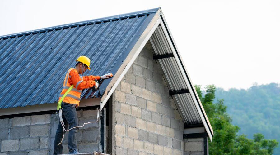 Professional metal roof installation in Quincy, IL